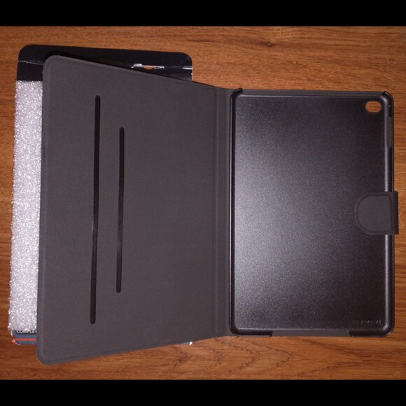 Blackweb iPad Mini 4 and 5th Gen Magnetic Folio Tablet Case - Picture 9 of 9